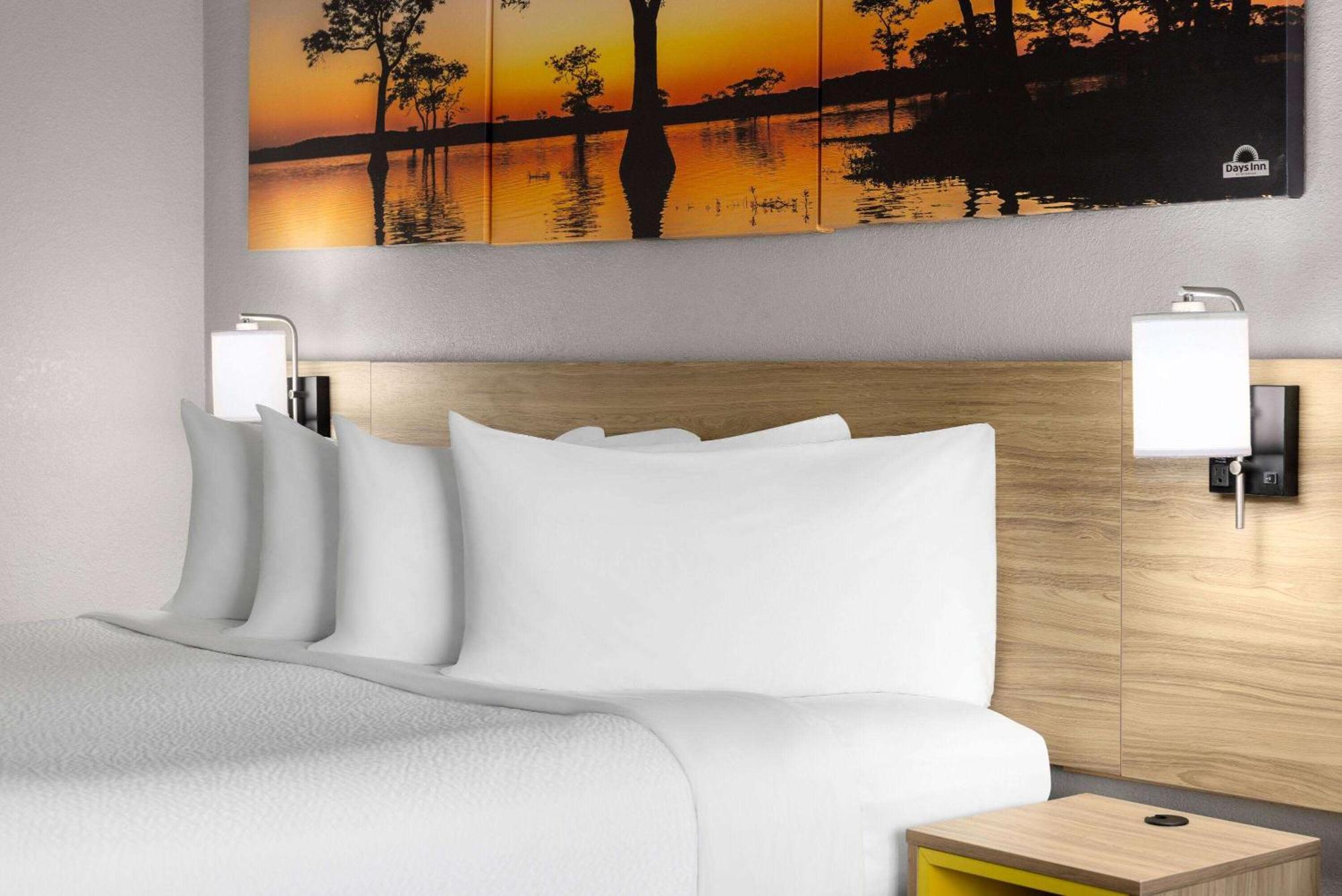 Days Inn By Wyndham Waycross Εξωτερικό φωτογραφία