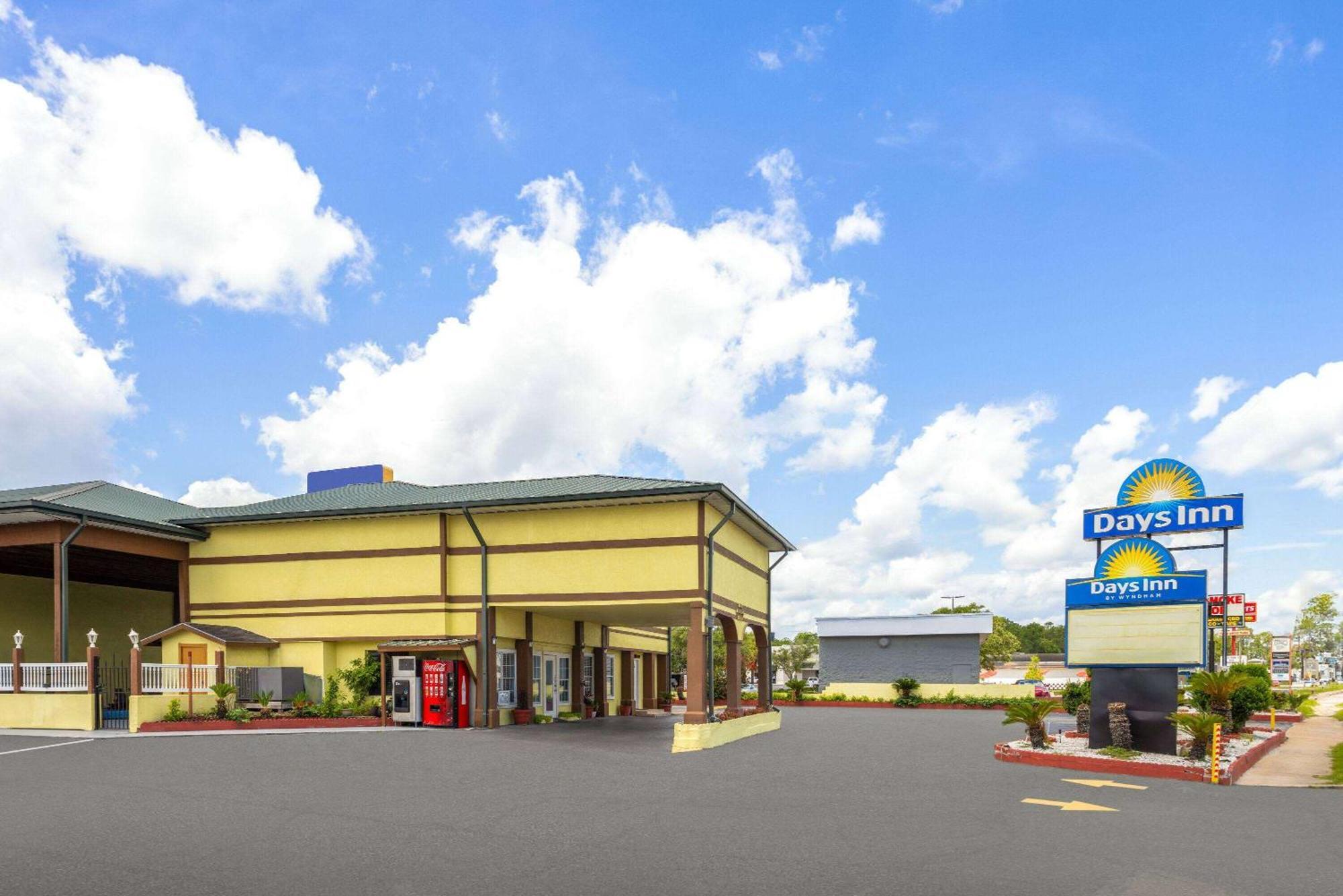 Days Inn By Wyndham Waycross Εξωτερικό φωτογραφία